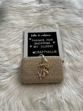 Shiraleah Neutral Woven Minaudière Clutch with Gold Shell & Starfish Charms
